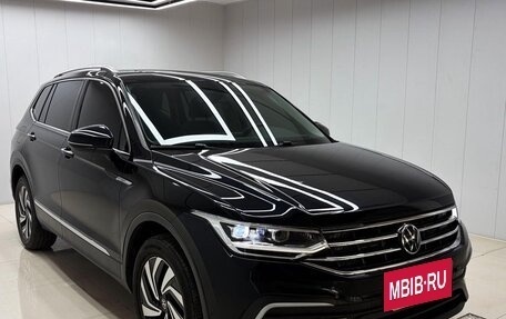 Volkswagen Tiguan II, 2022 год, 2 606 000 рублей, 3 фотография
