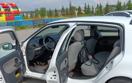 Renault Clio III, 2005 год, 240 000 рублей, 13 фотография
