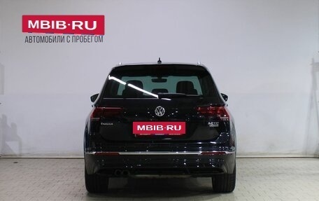 Volkswagen Tiguan II, 2018 год, 2 599 000 рублей, 6 фотография