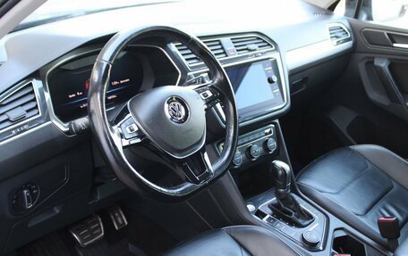 Volkswagen Tiguan II, 2018 год, 2 599 000 рублей, 11 фотография