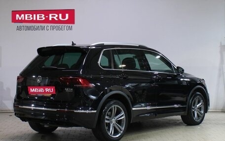 Volkswagen Tiguan II, 2018 год, 2 599 000 рублей, 2 фотография