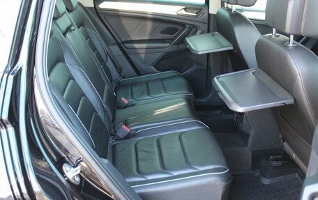 Volkswagen Tiguan II, 2018 год, 2 599 000 рублей, 25 фотография