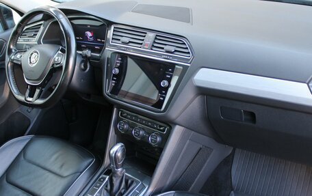 Volkswagen Tiguan II, 2018 год, 2 599 000 рублей, 23 фотография