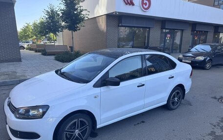 Volkswagen Polo VI (EU Market), 2014 год, 870 000 рублей, 2 фотография