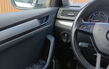 Skoda Superb III рестайлинг, 2019 год, 2 800 000 рублей, 7 фотография