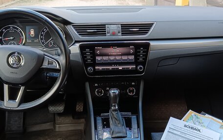 Skoda Superb III рестайлинг, 2019 год, 2 800 000 рублей, 15 фотография
