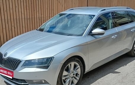 Skoda Superb III рестайлинг, 2019 год, 2 800 000 рублей, 20 фотография