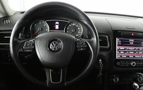 Volkswagen Touareg III, 2011 год, 1 799 990 рублей, 10 фотография