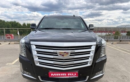 Cadillac Escalade IV, 2018 год, 4 100 000 рублей, 1 фотография