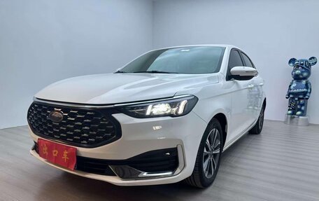 Ford Escort, 2022 год, 910 000 рублей, 3 фотография