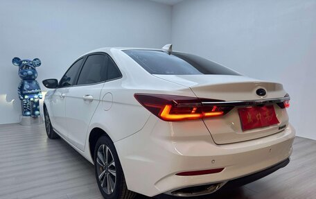Ford Escort, 2022 год, 910 000 рублей, 4 фотография