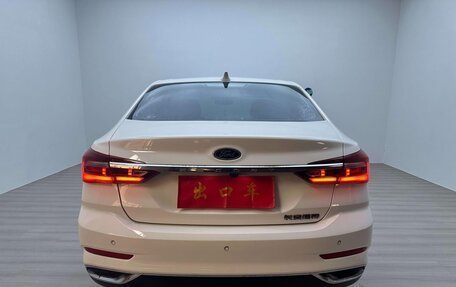 Ford Escort, 2022 год, 910 000 рублей, 5 фотография