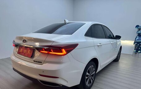 Ford Escort, 2022 год, 910 000 рублей, 6 фотография