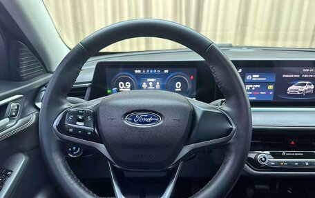 Ford Escort, 2022 год, 910 000 рублей, 8 фотография