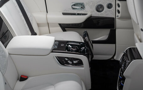 Rolls-Royce Cullinan, 2025 год, 67 500 000 рублей, 38 фотография