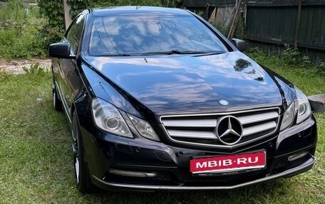 Mercedes-Benz E-Класс, 2011 год, 1 050 000 рублей, 1 фотография