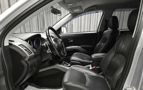 Mitsubishi Outlander III рестайлинг 3, 2011 год, 1 179 000 рублей, 10 фотография