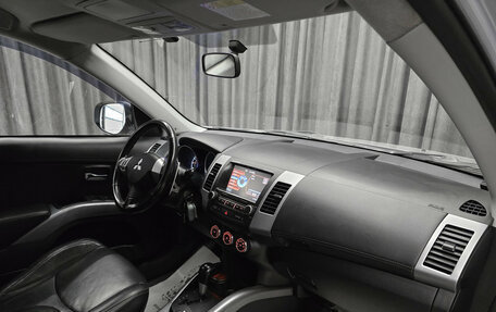 Mitsubishi Outlander III рестайлинг 3, 2011 год, 1 179 000 рублей, 15 фотография