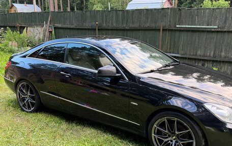 Mercedes-Benz E-Класс, 2011 год, 1 050 000 рублей, 2 фотография
