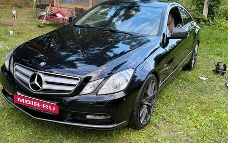 Mercedes-Benz E-Класс, 2011 год, 1 050 000 рублей, 6 фотография