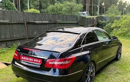 Mercedes-Benz E-Класс, 2011 год, 1 050 000 рублей, 3 фотография