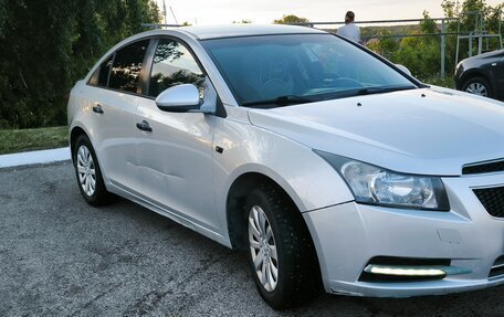 Chevrolet Cruze II, 2011 год, 400 000 рублей, 3 фотография