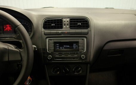 Volkswagen Polo VI (EU Market), 2010 год, 640 000 рублей, 25 фотография