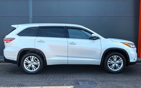 Toyota Highlander III, 2014 год, 2 799 000 рублей, 3 фотография