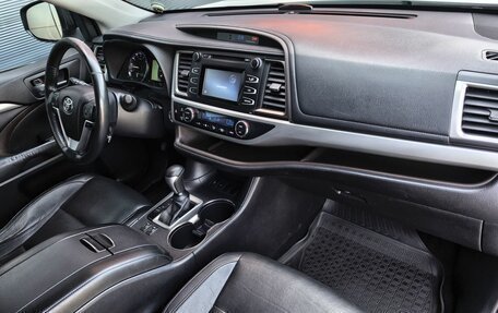 Toyota Highlander III, 2014 год, 2 799 000 рублей, 10 фотография