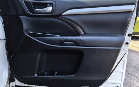 Toyota Highlander III, 2014 год, 2 799 000 рублей, 12 фотография