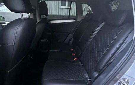 Volkswagen Tiguan II, 2019 год, 2 275 000 рублей, 11 фотография