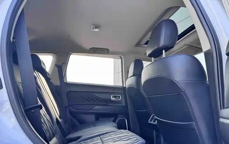 Mitsubishi Outlander III рестайлинг 3, 2022 год, 2 234 000 рублей, 9 фотография