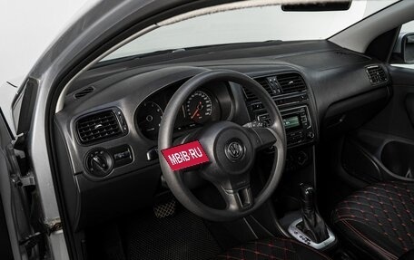 Volkswagen Polo VI (EU Market), 2013 год, 850 000 рублей, 10 фотография