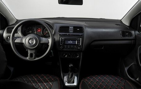 Volkswagen Polo VI (EU Market), 2013 год, 850 000 рублей, 17 фотография