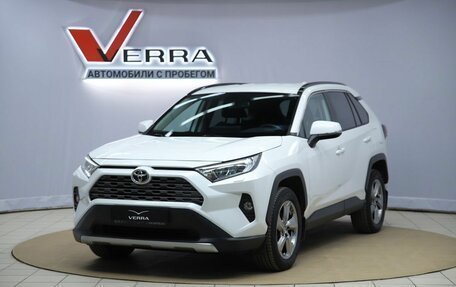 Toyota RAV4, 2021 год, 3 450 000 рублей, 1 фотография