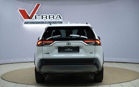 Toyota RAV4, 2021 год, 3 450 000 рублей, 6 фотография