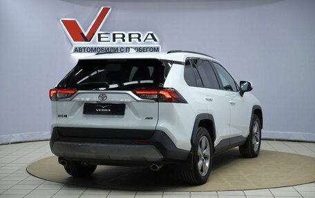 Toyota RAV4, 2021 год, 3 450 000 рублей, 5 фотография