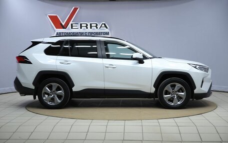 Toyota RAV4, 2021 год, 3 450 000 рублей, 4 фотография