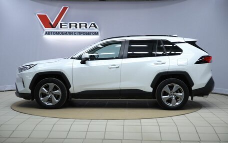 Toyota RAV4, 2021 год, 3 450 000 рублей, 8 фотография