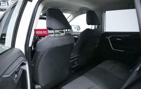 Toyota RAV4, 2021 год, 3 450 000 рублей, 16 фотография