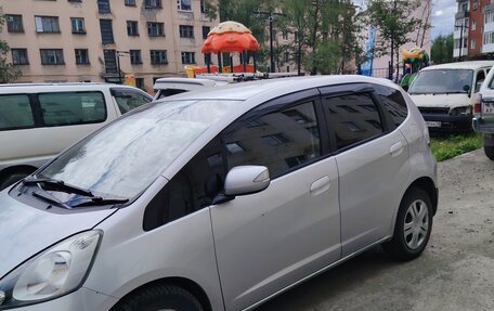 Honda Fit III, 2010 год, 850 000 рублей, 4 фотография