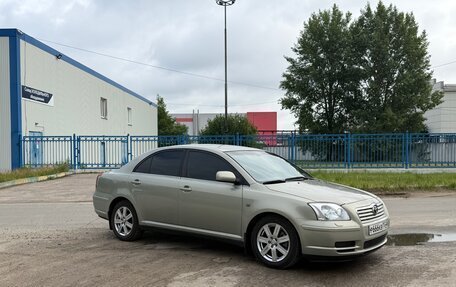 Toyota Avensis III рестайлинг, 2004 год, 749 000 рублей, 3 фотография