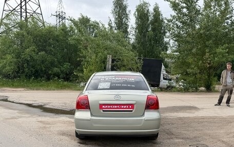 Toyota Avensis III рестайлинг, 2004 год, 749 000 рублей, 6 фотография