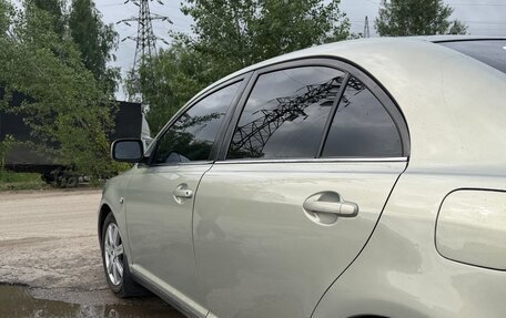 Toyota Avensis III рестайлинг, 2004 год, 749 000 рублей, 10 фотография