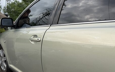 Toyota Avensis III рестайлинг, 2004 год, 749 000 рублей, 17 фотография