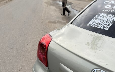 Toyota Avensis III рестайлинг, 2004 год, 749 000 рублей, 11 фотография