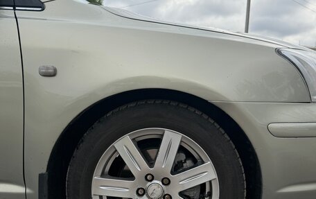 Toyota Avensis III рестайлинг, 2004 год, 749 000 рублей, 29 фотография