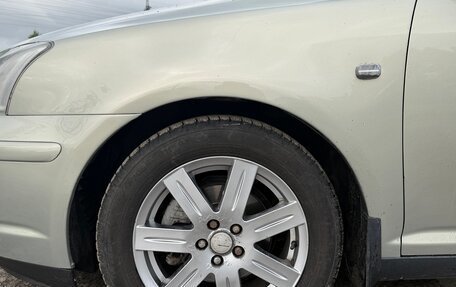 Toyota Avensis III рестайлинг, 2004 год, 749 000 рублей, 30 фотография