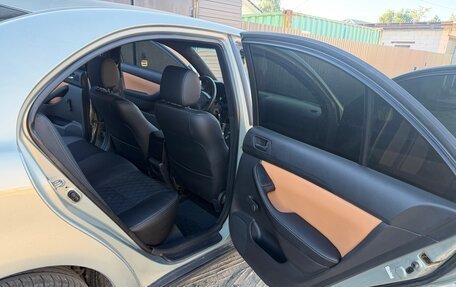Toyota Avensis III рестайлинг, 2004 год, 749 000 рублей, 36 фотография