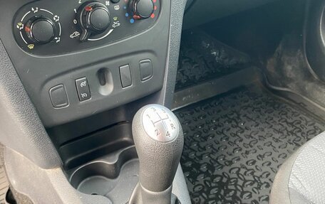 Renault Sandero II рестайлинг, 2014 год, 685 000 рублей, 21 фотография